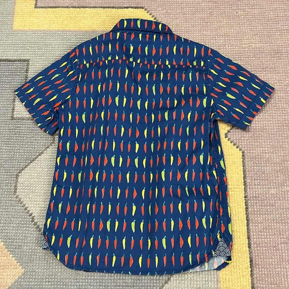 TukTuk Designs boys button down short sleeve shirt. Size 7-8 with pepper print. - Picture 4 of 4